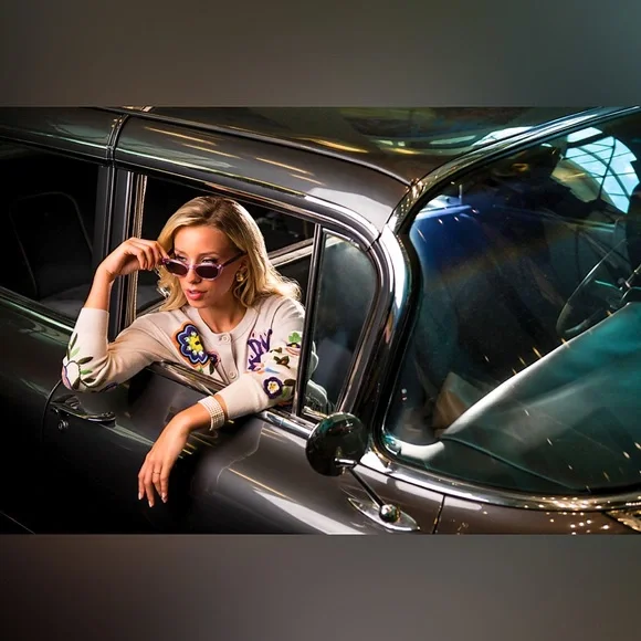 Alice + Olivia Lelia Floral Embroidered Cardigan Sweater Top - Picture 6 of 16